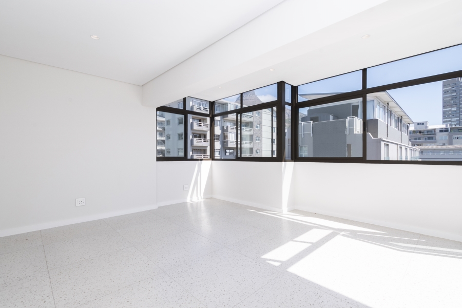 3 Bedroom Property for Sale in Sea Point Western Cape